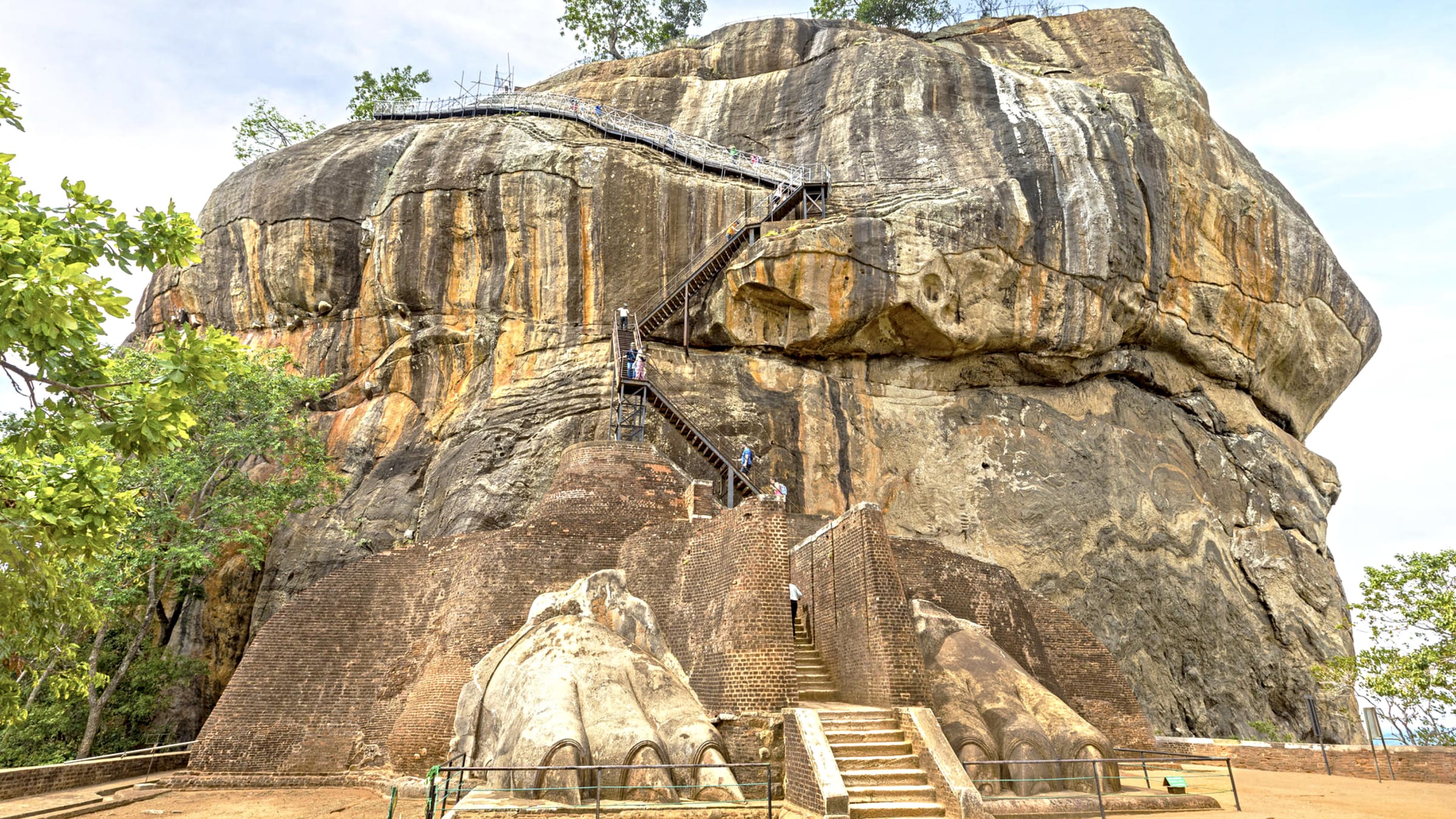 The Best Of Sri Lanka: Ruins And Stupas, Temples And Teas